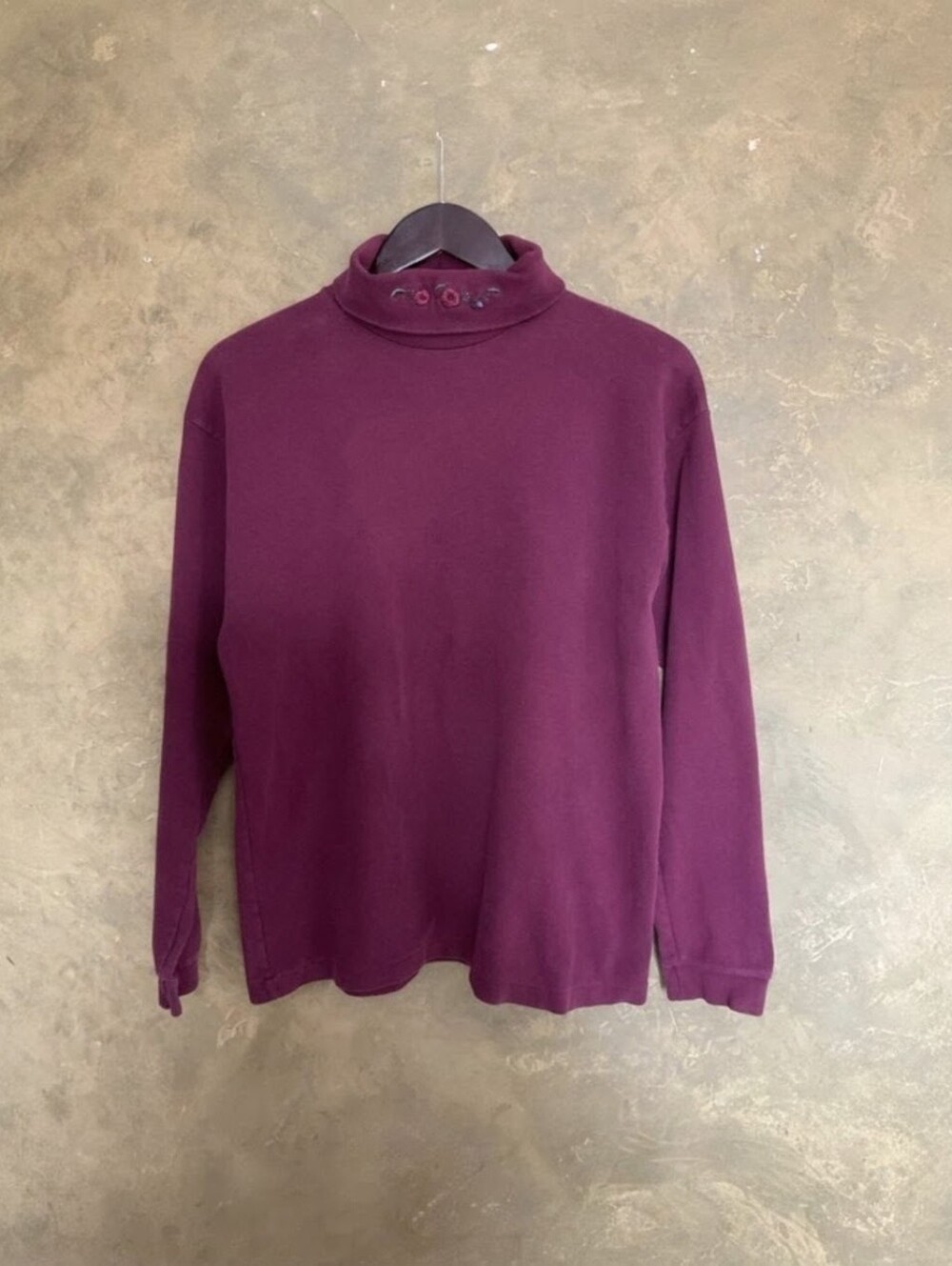 Vintage 90s Northern Reflections Floral Embroidered Cotton Turtleneck Burgundy L